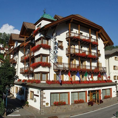 Hotel Dolomiti Madonna St. Ulrich in Gröden Exterior foto